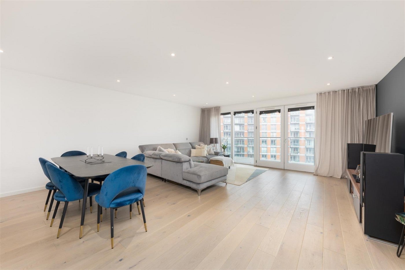 Flat Fairmont Avenue in Greater London