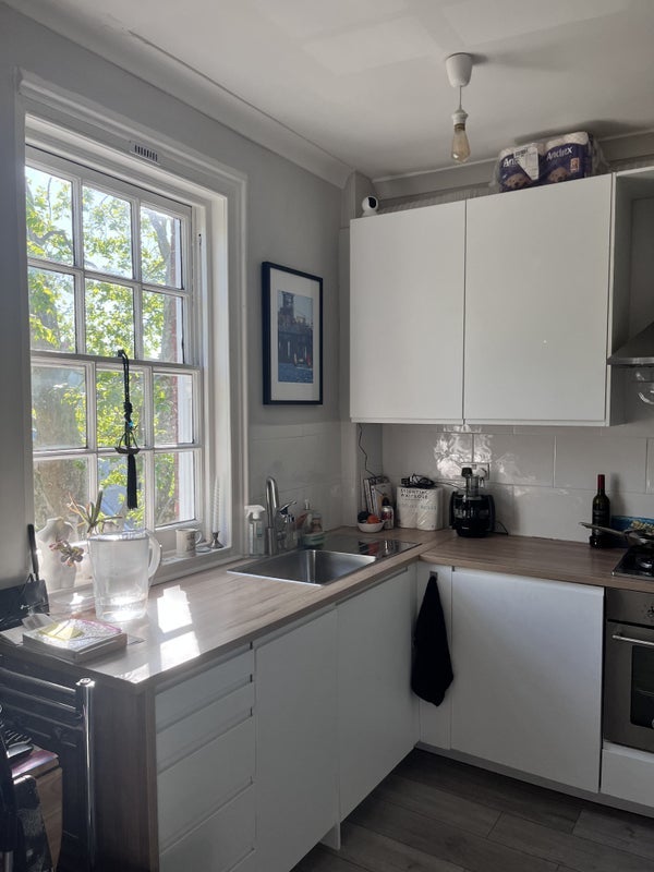 Flat Rosslyn Hill in Greater London