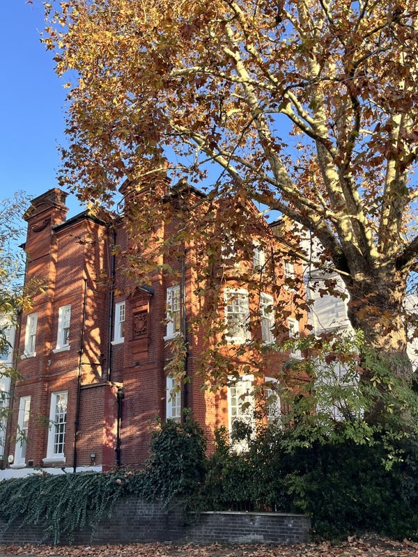 Flat Rosslyn Hill in Greater London