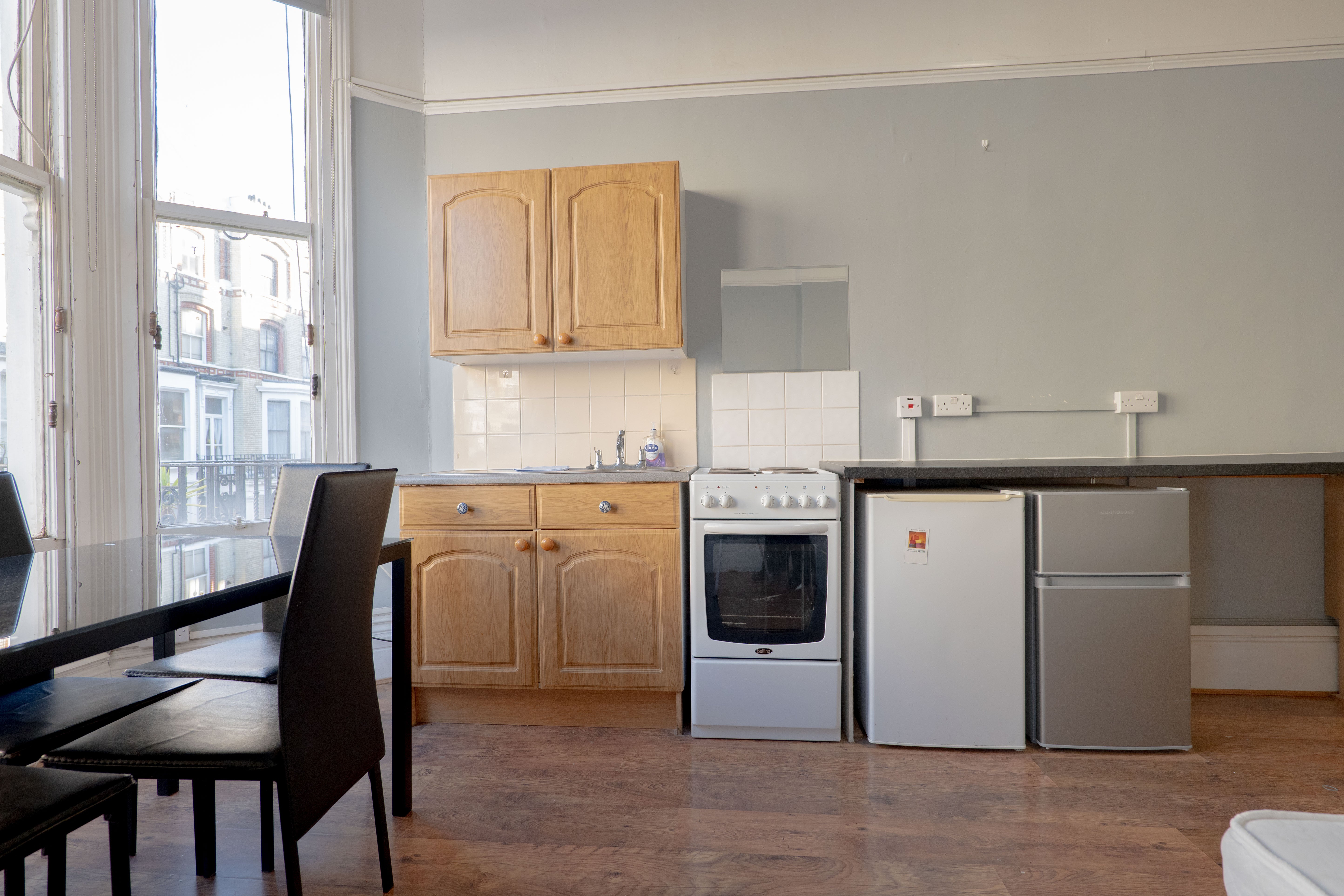 Room Cheniston Gardens in Greater London