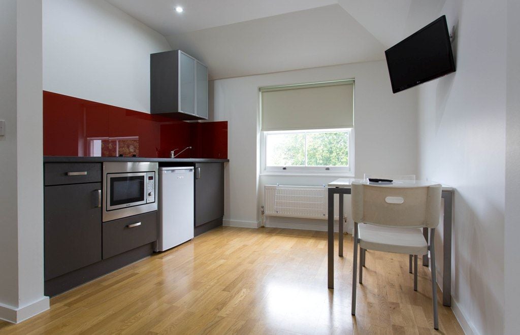 Flat Prince's Square in City of Westminster