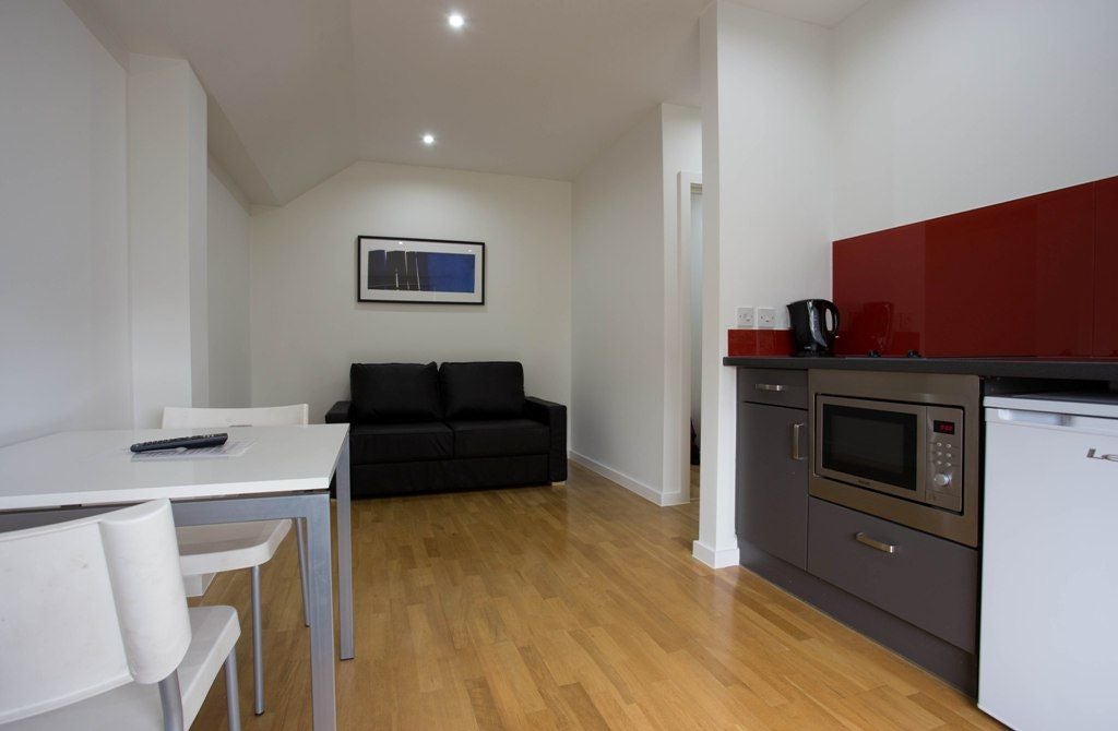 Flat Prince's Square in City of Westminster