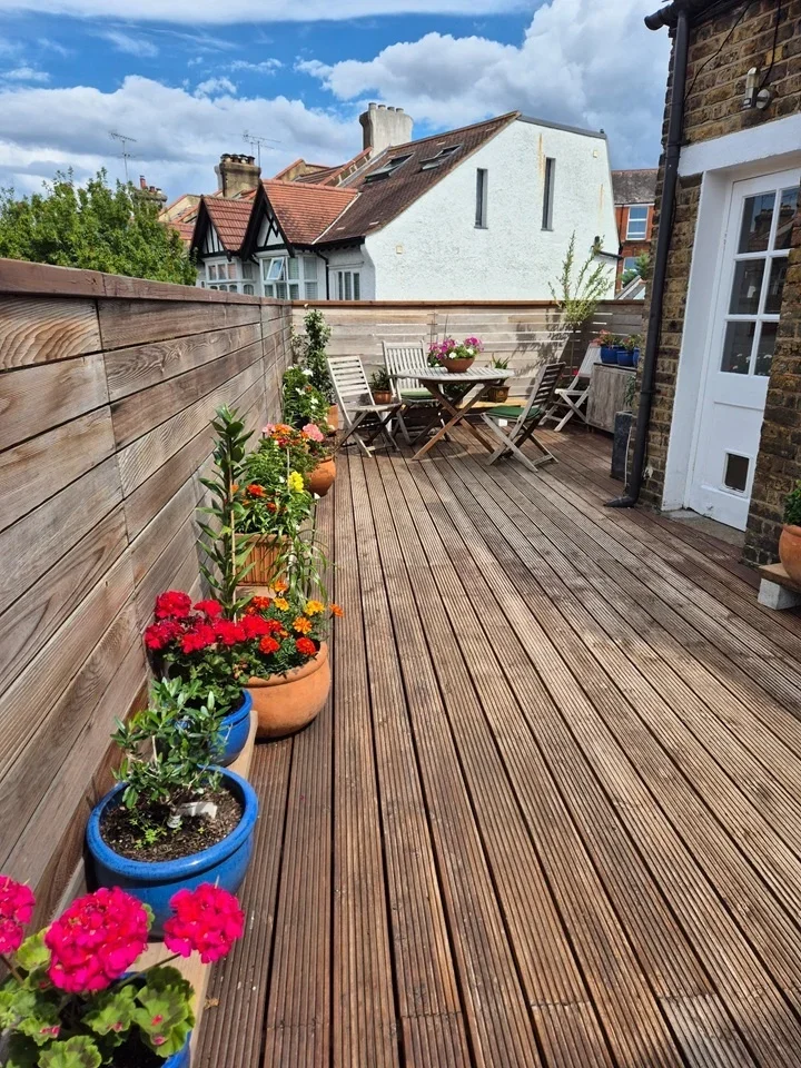 Flat Southfield Road in Greater London