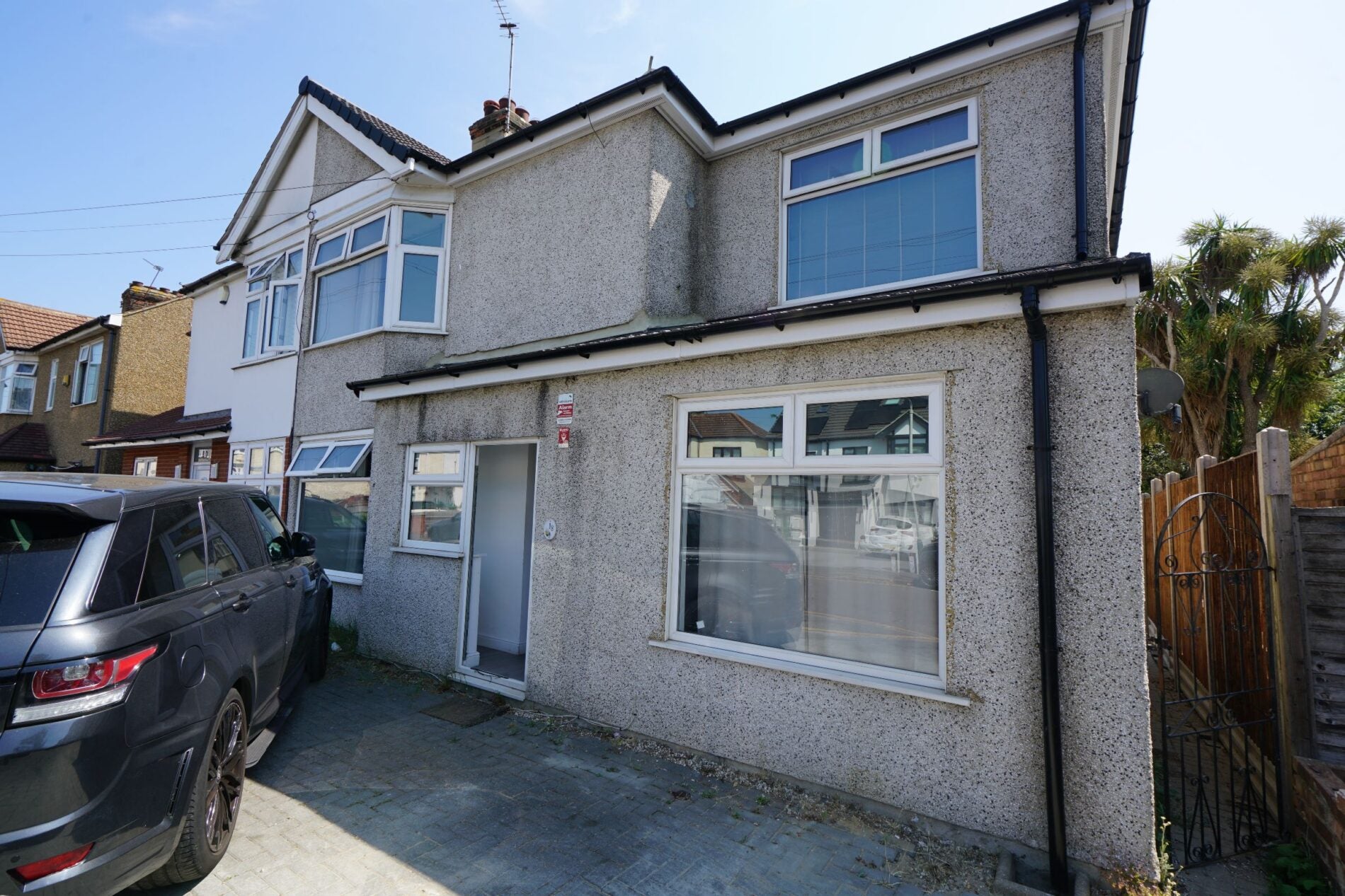House Manser Road in Greater London