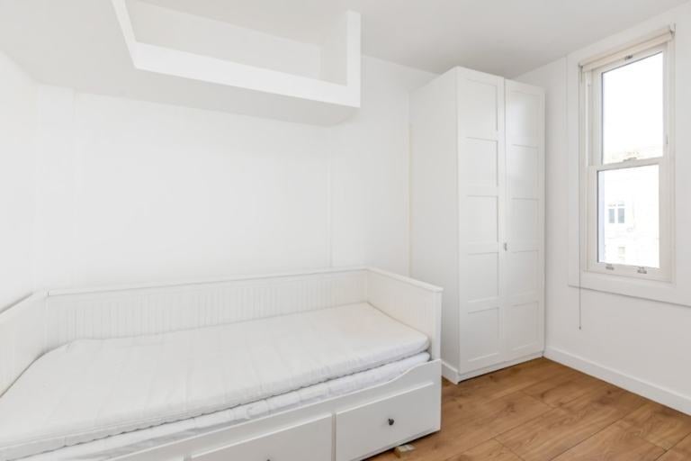 Flat Old Brompton Road in Greater London