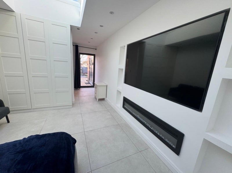 Room Broome Avenue in Charnwood