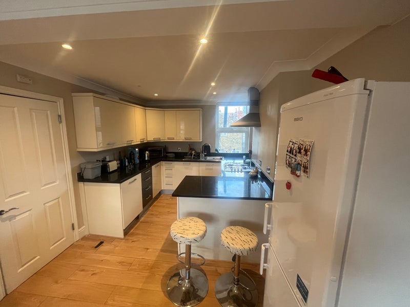Room Glenrosa Street in Greater London