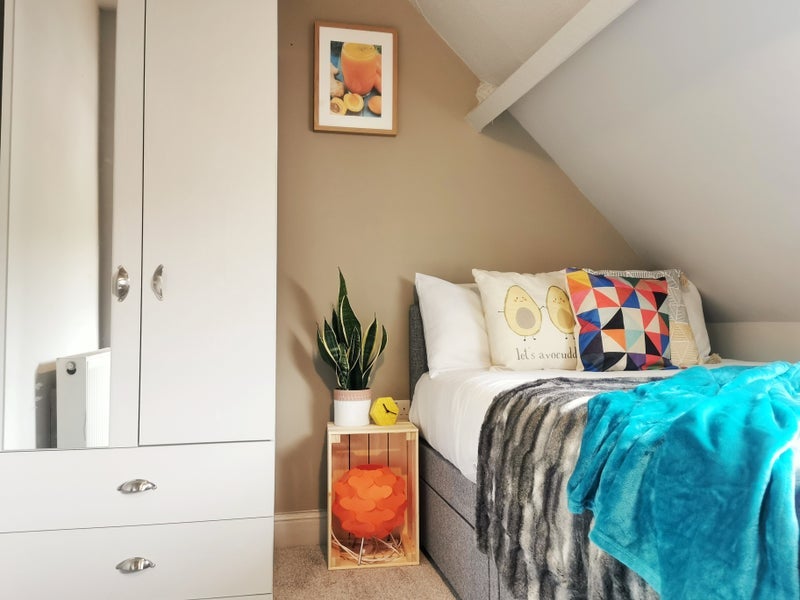 Room Broadway in Pontypridd