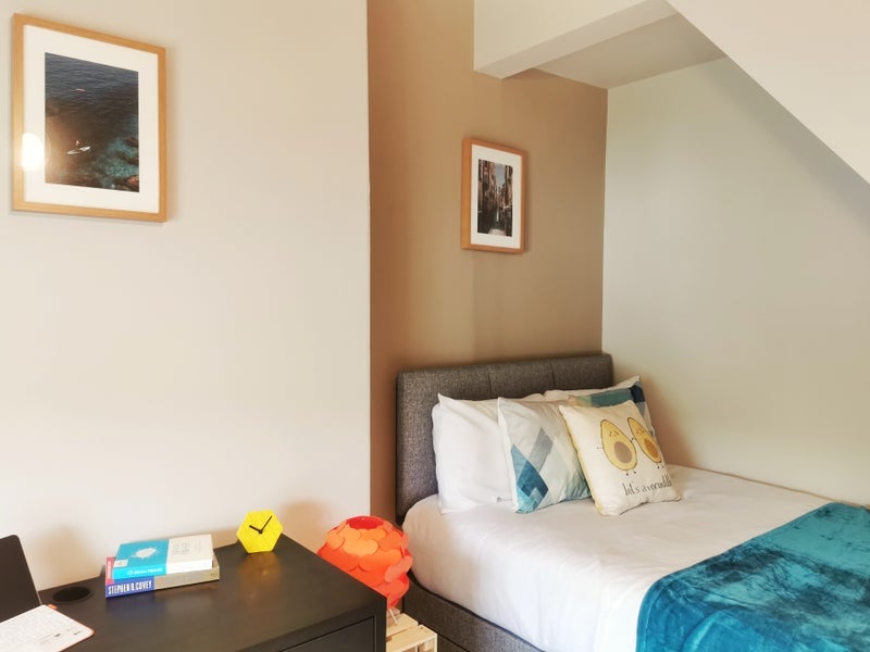 Room Broadway in Pontypridd