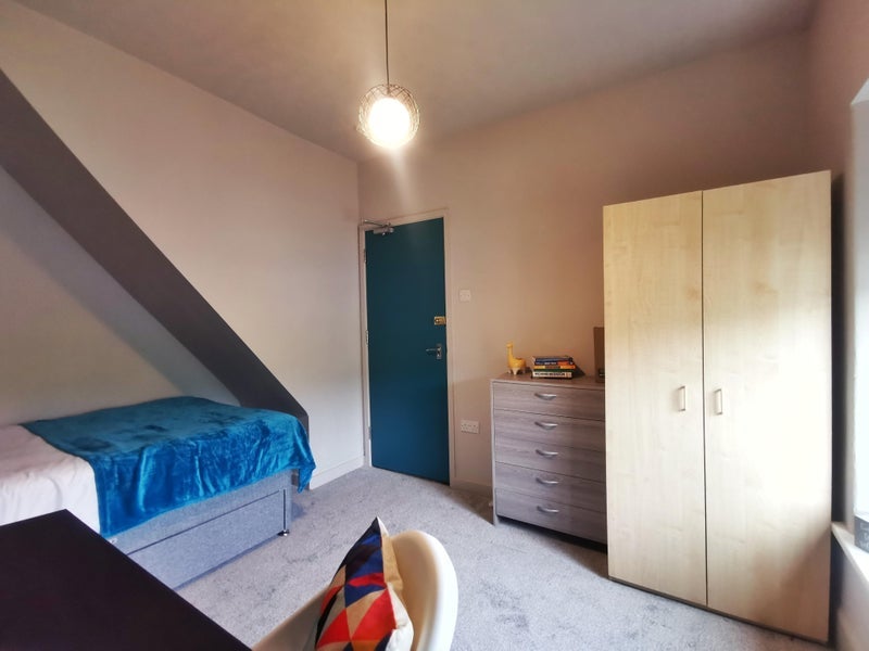 Room Broadway in Pontypridd
