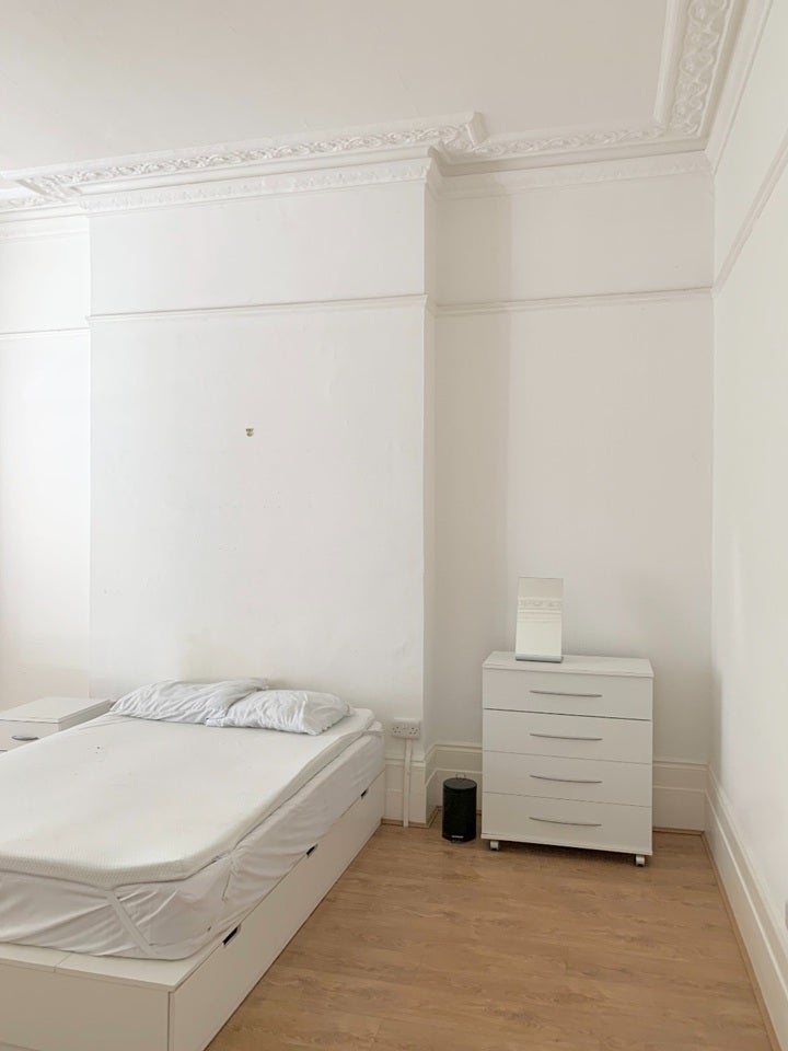 Flat Cazenove Road in Greater London