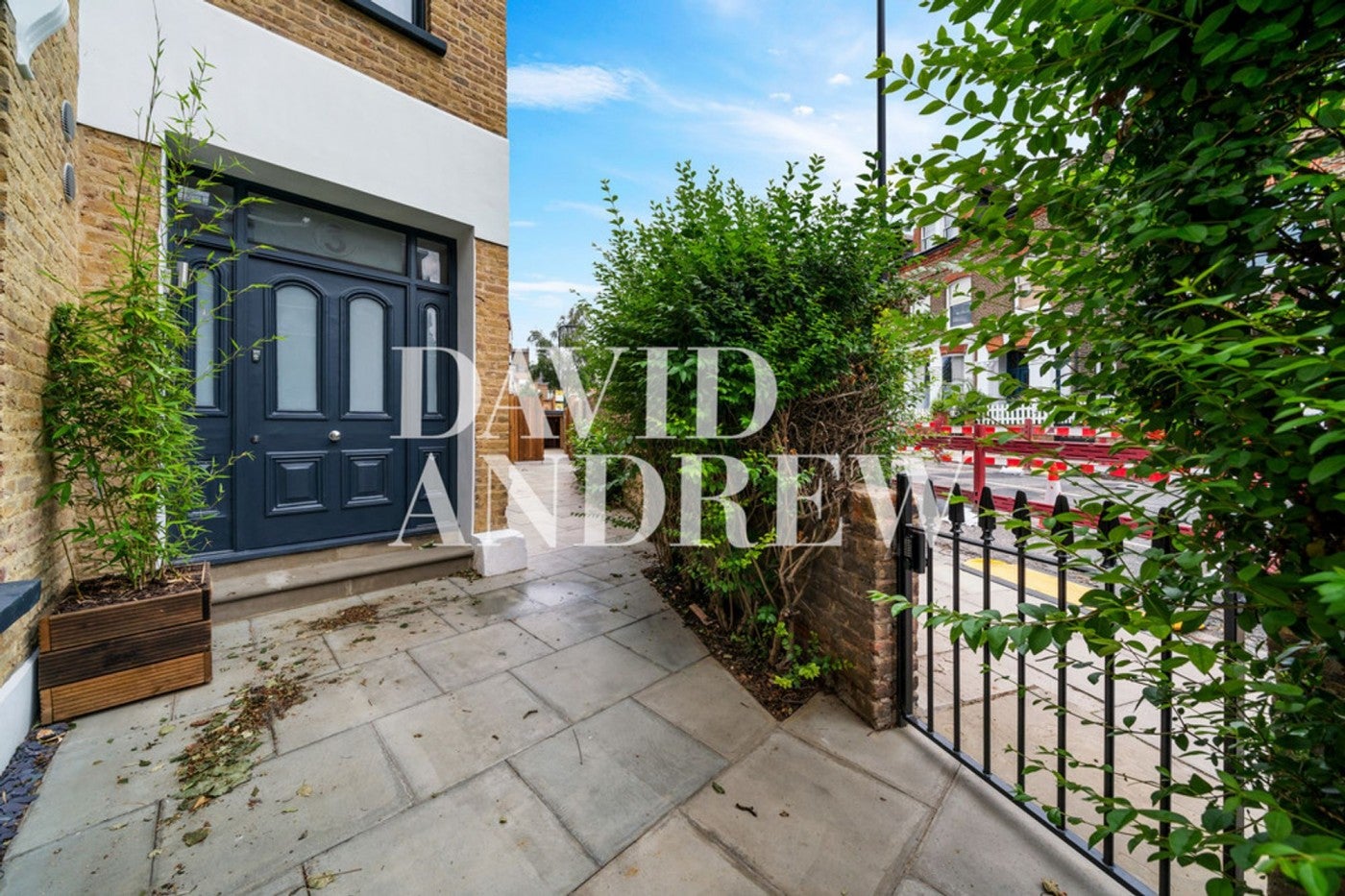 Flat Princess Crescent in Greater London
