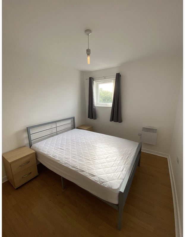 Room Eccles New Road in Salford