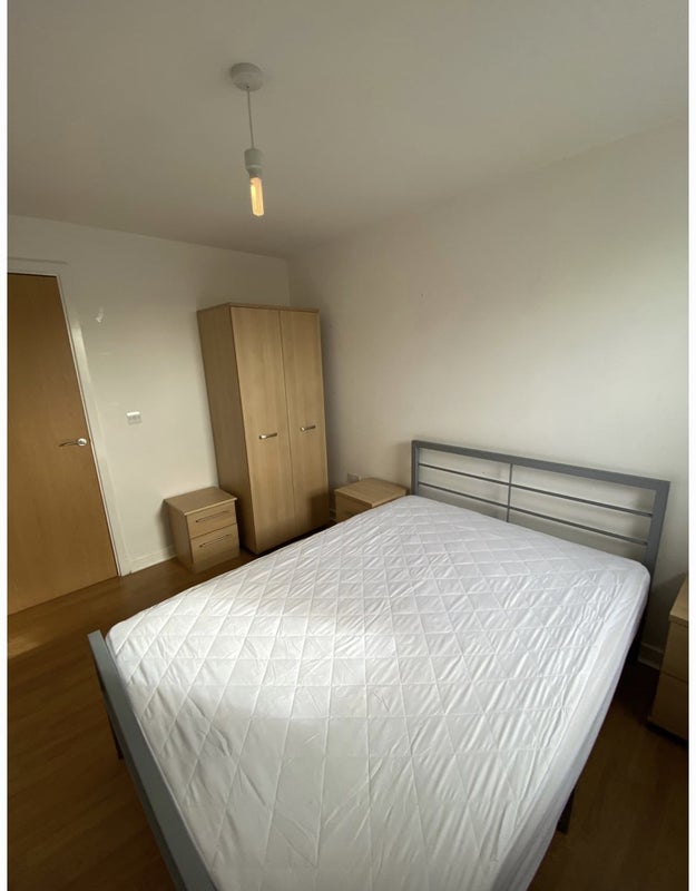 Room Eccles New Road in Salford