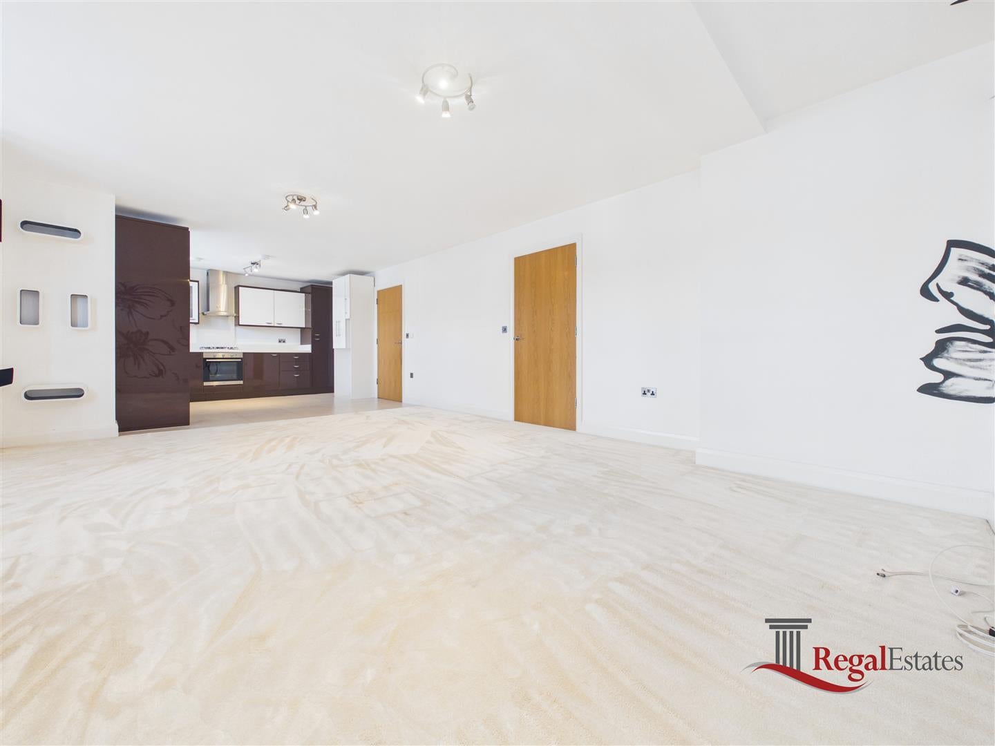 Flat Vaughan Road in Greater London
