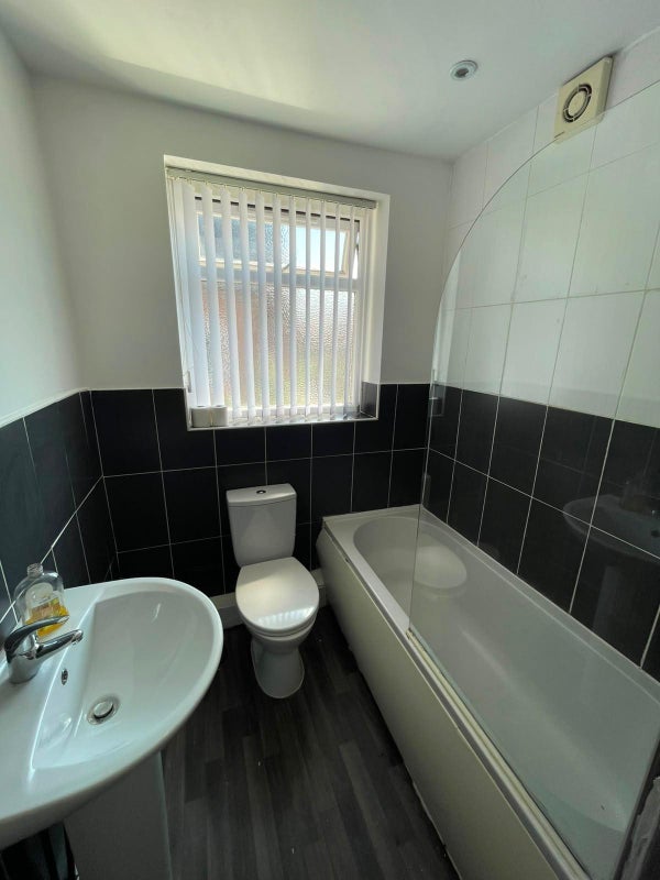 Room Picton Road in Liverpool