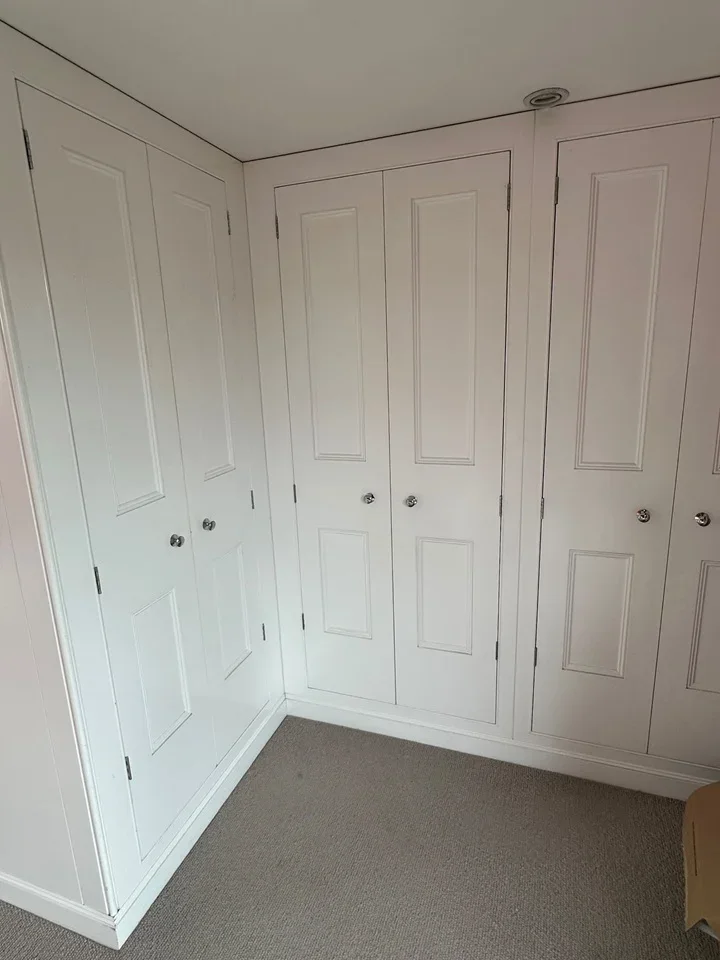 Room Elphinstone Road in Greater London