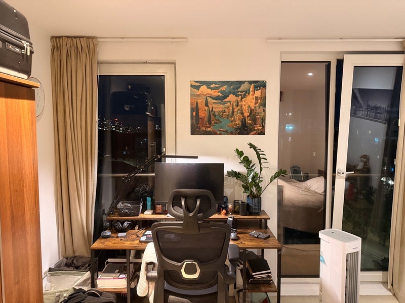 Room Plough Way in Greater London