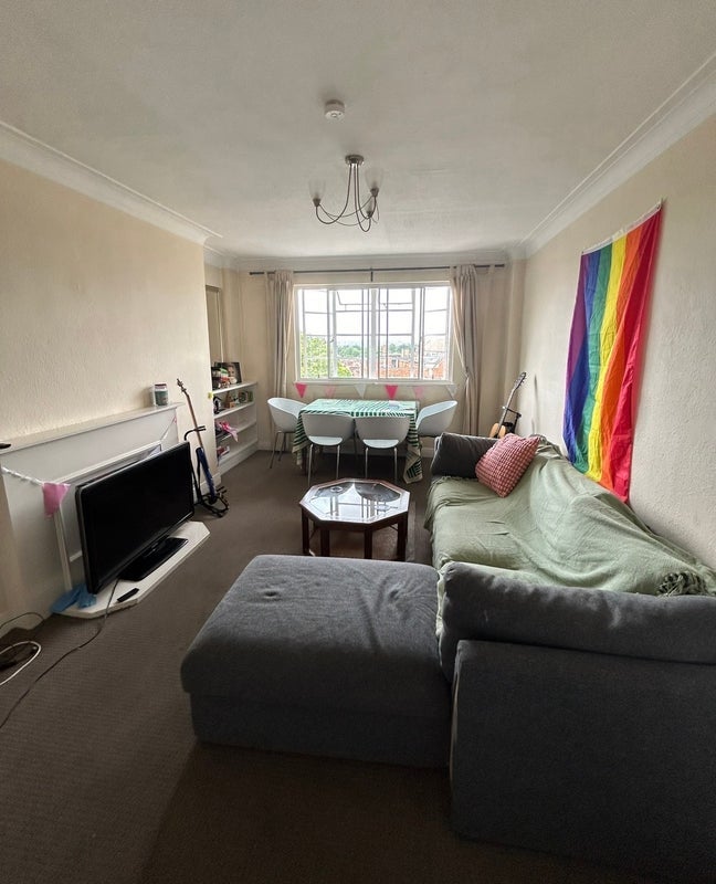 Room Streatham High Road in Greater London