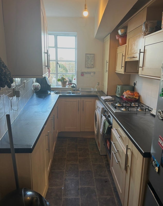 Room Streatham High Road in Greater London