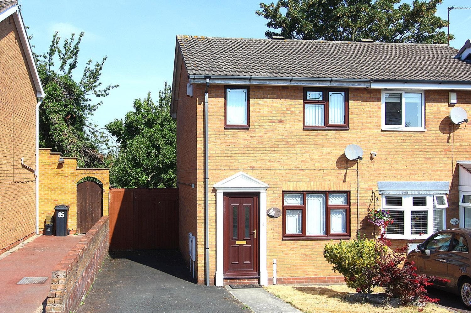 House Evergreen Close in Coseley