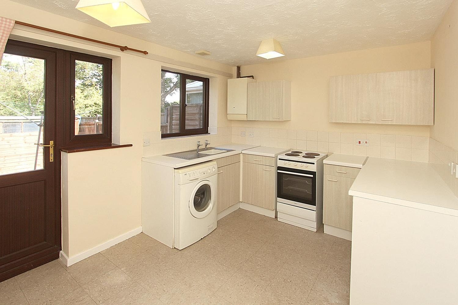 House Evergreen Close in Coseley