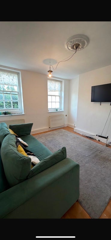 Room Maygood Street in Greater London