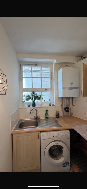 Room Maygood Street in Greater London