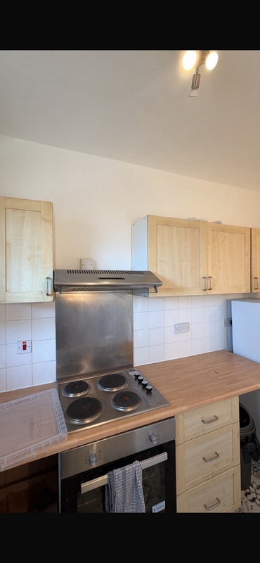 Room Maygood Street in Greater London