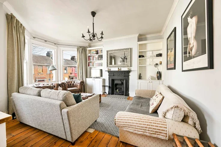 House Carlingford Road in Greater London