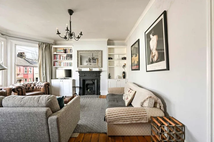 House Carlingford Road in Greater London