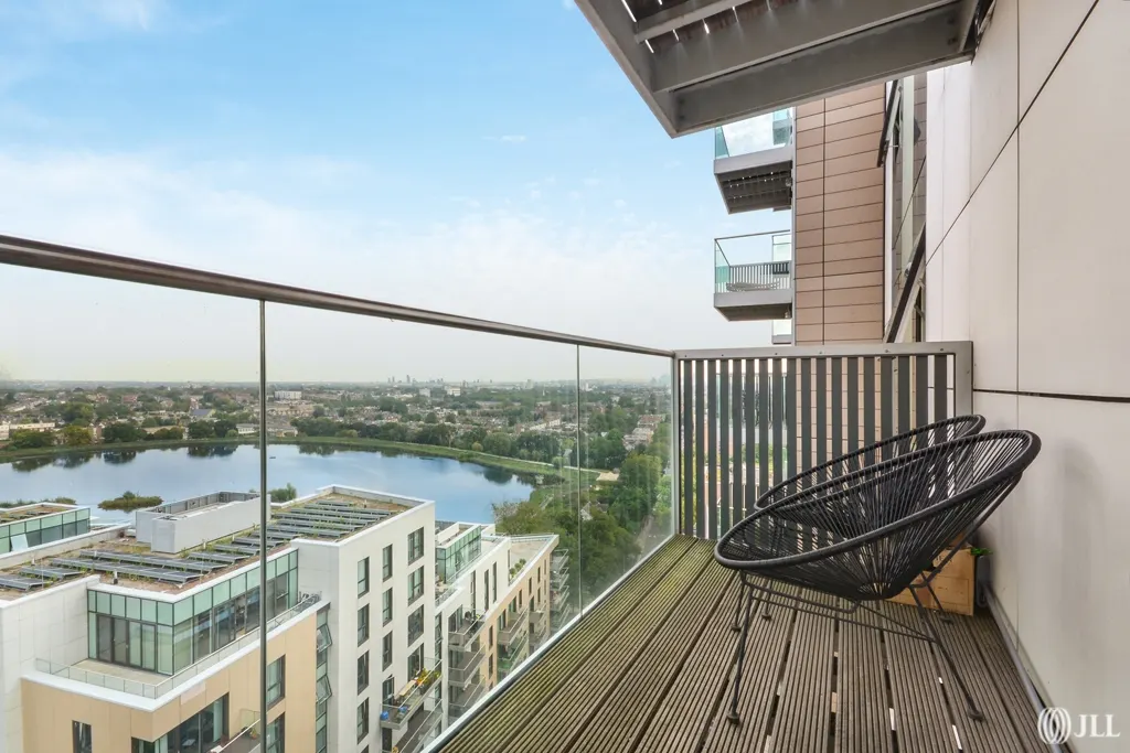 Flat Woodberry Grove in Greater London