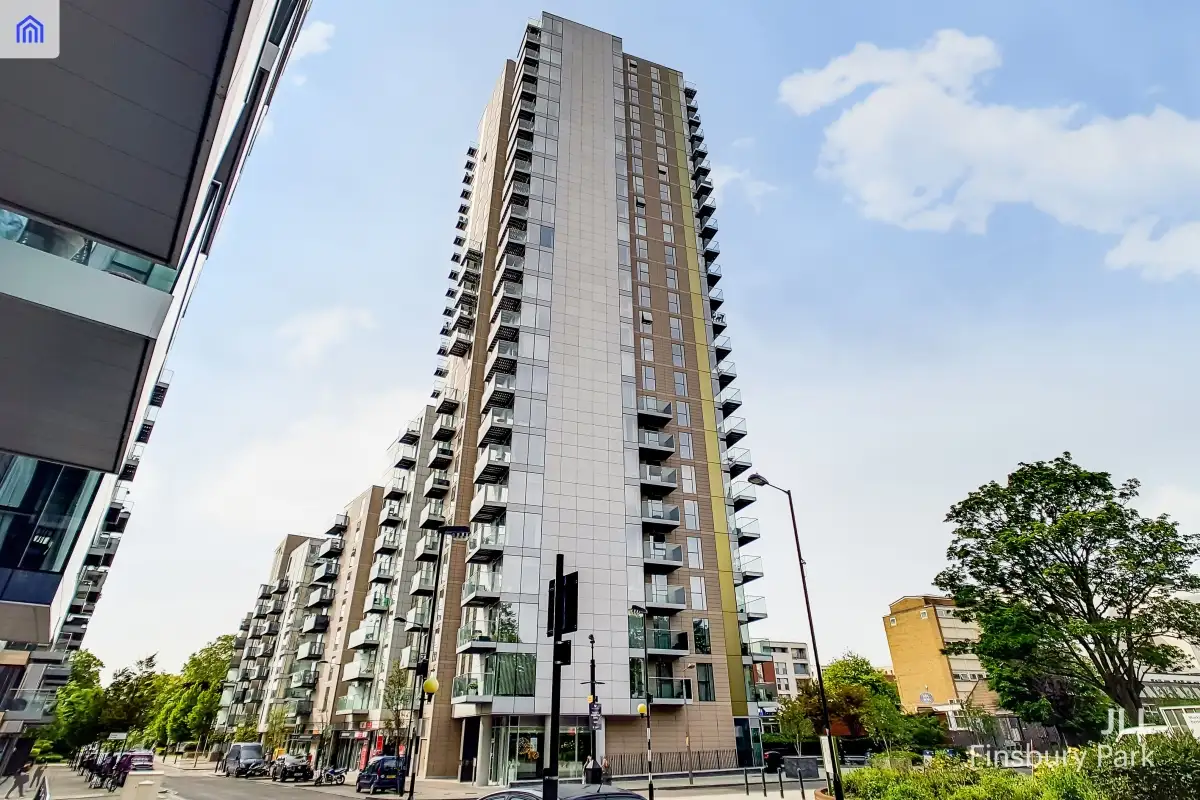 Flat Woodberry Grove in Greater London