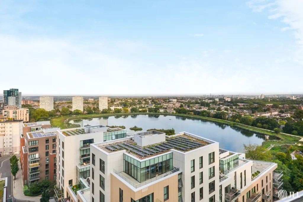 Flat Woodberry Grove in Greater London