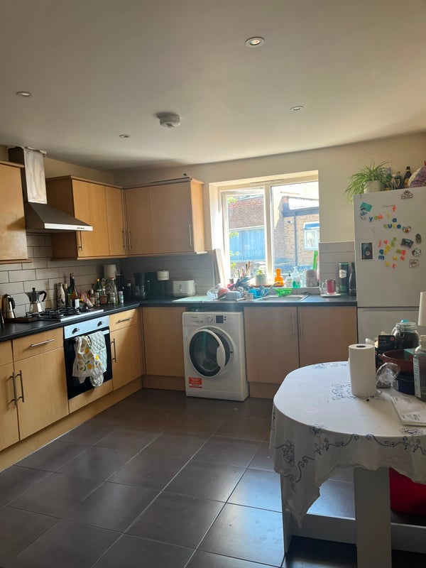 Room Woodlands Park Road in Greater London