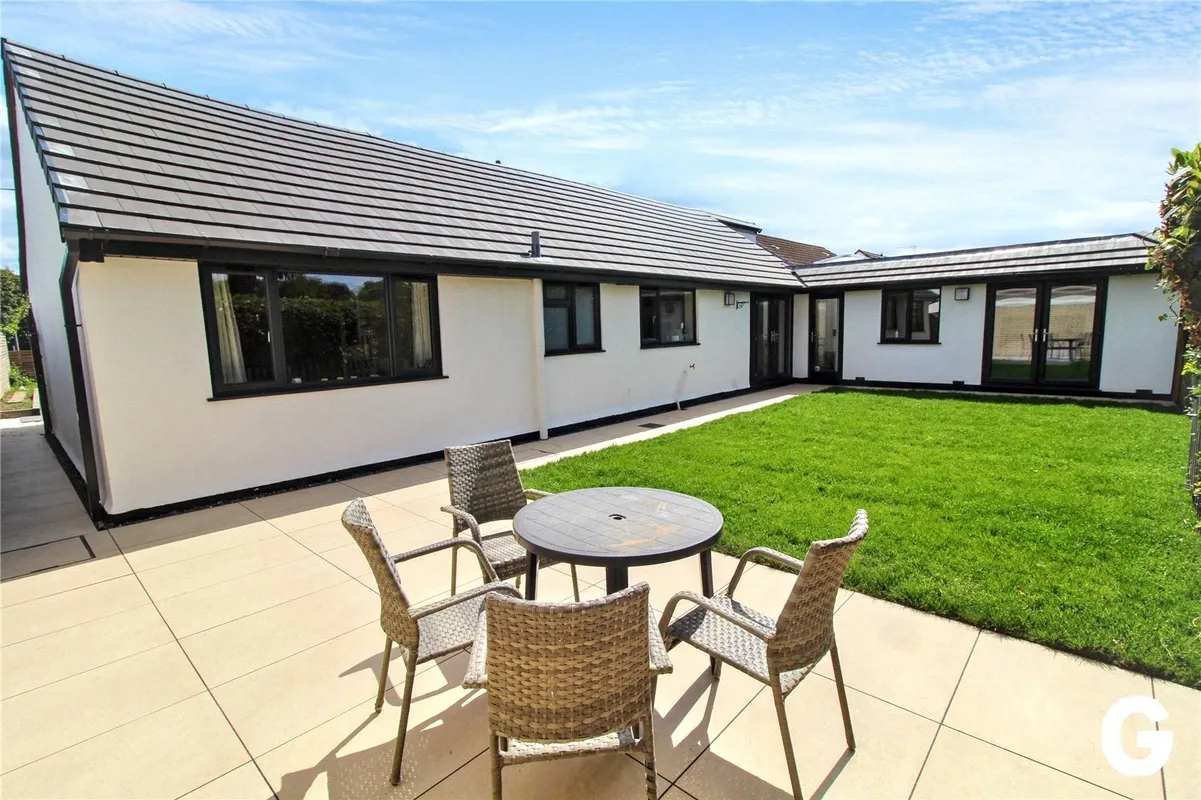 House Laurel Lane in St Leonards
