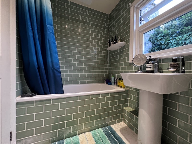 Room Carberry Road in Greater London