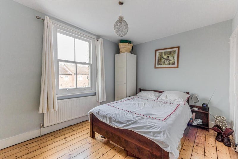 Room Carberry Road in Greater London