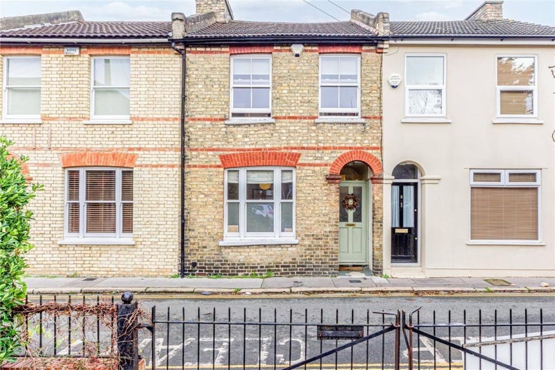 Room Carberry Road in Greater London