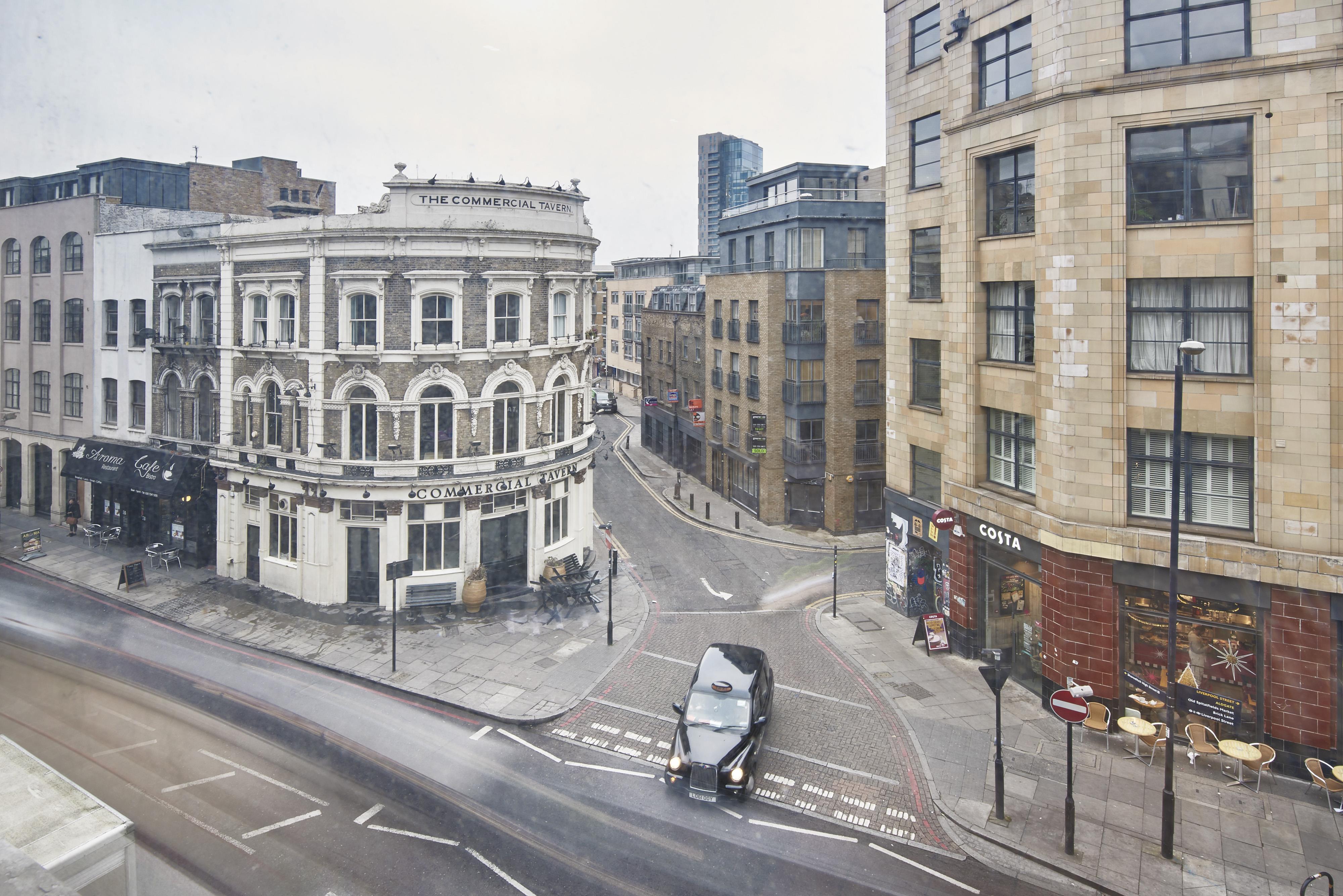 Flat Hanbury Street in Greater London
