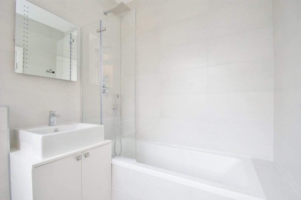 Flat Kings Road in Greater London