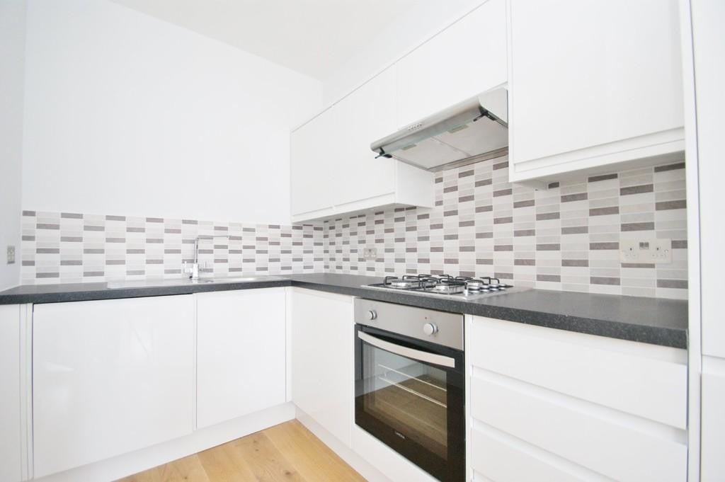 Flat Kings Road in Greater London