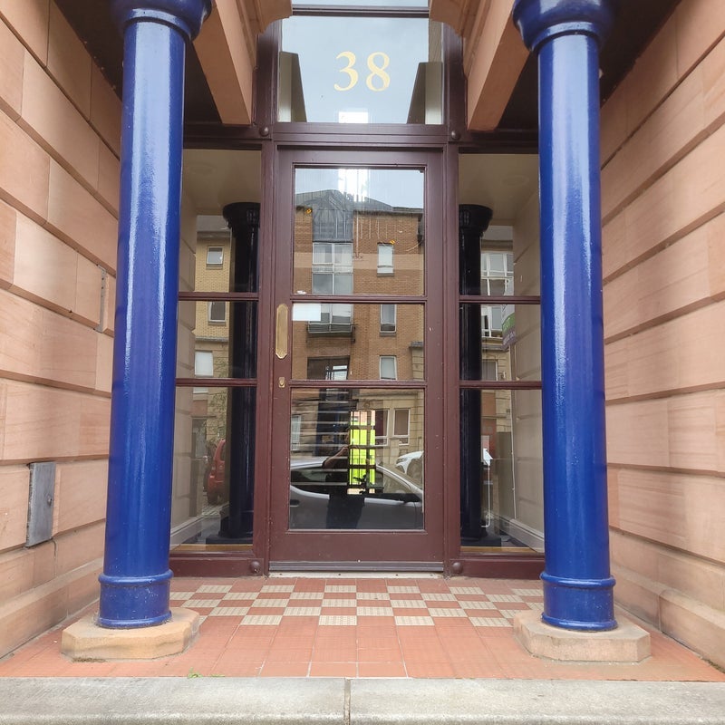Flat Errol Gardens in Glasgow