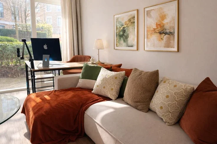 Flat Hogarth Lane in Greater London