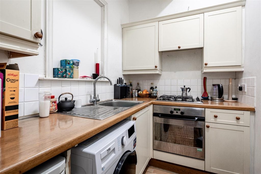 Flat Netherwood Road in Greater London
