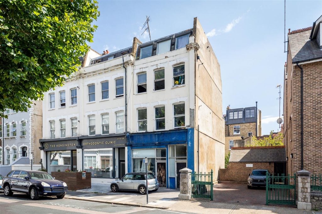 Flat Netherwood Road in Greater London