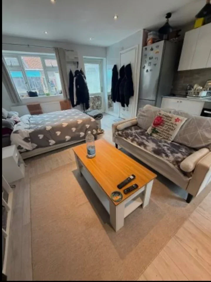 Flat Denbigh Drive in Greater London