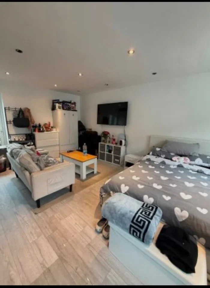 Flat Denbigh Drive in Greater London