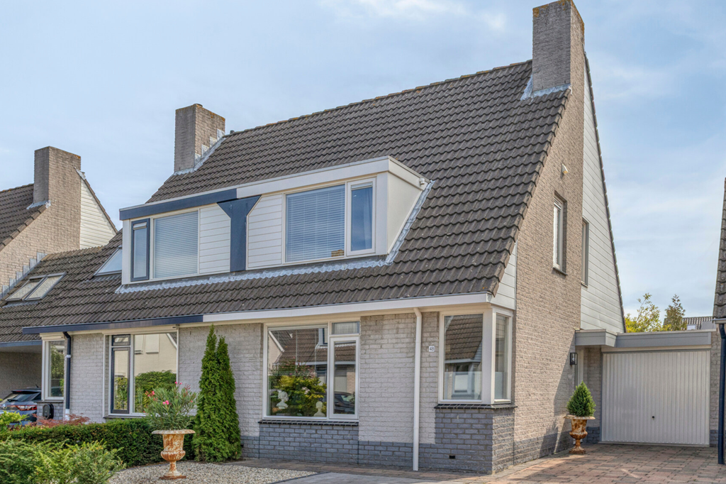 Huis Arnold van Lieropstraat 48 in Steenbergen