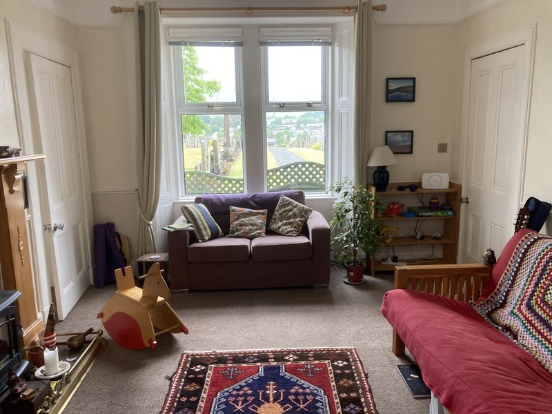 Room Kirkhill Road in Penicuik